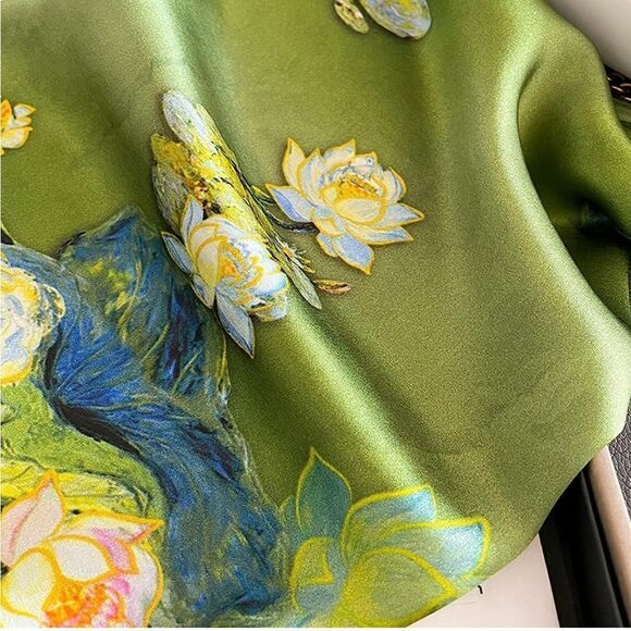 Green floral Silk Scarf - Picture 5 of 5
